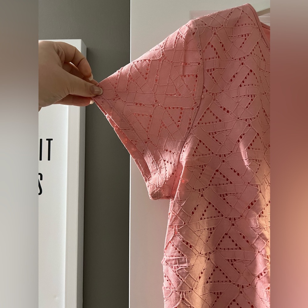 Lightly Worn, women’s XL Liz Claiborne Pink Short Sleeve Boxy Blouse - Picture 2 of 7